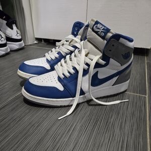 Nike Air Men's Blue, White, and Gray Sneakers